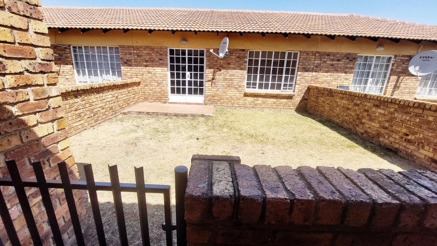 2 Bedroom Property for Sale in Vaalpark Free State